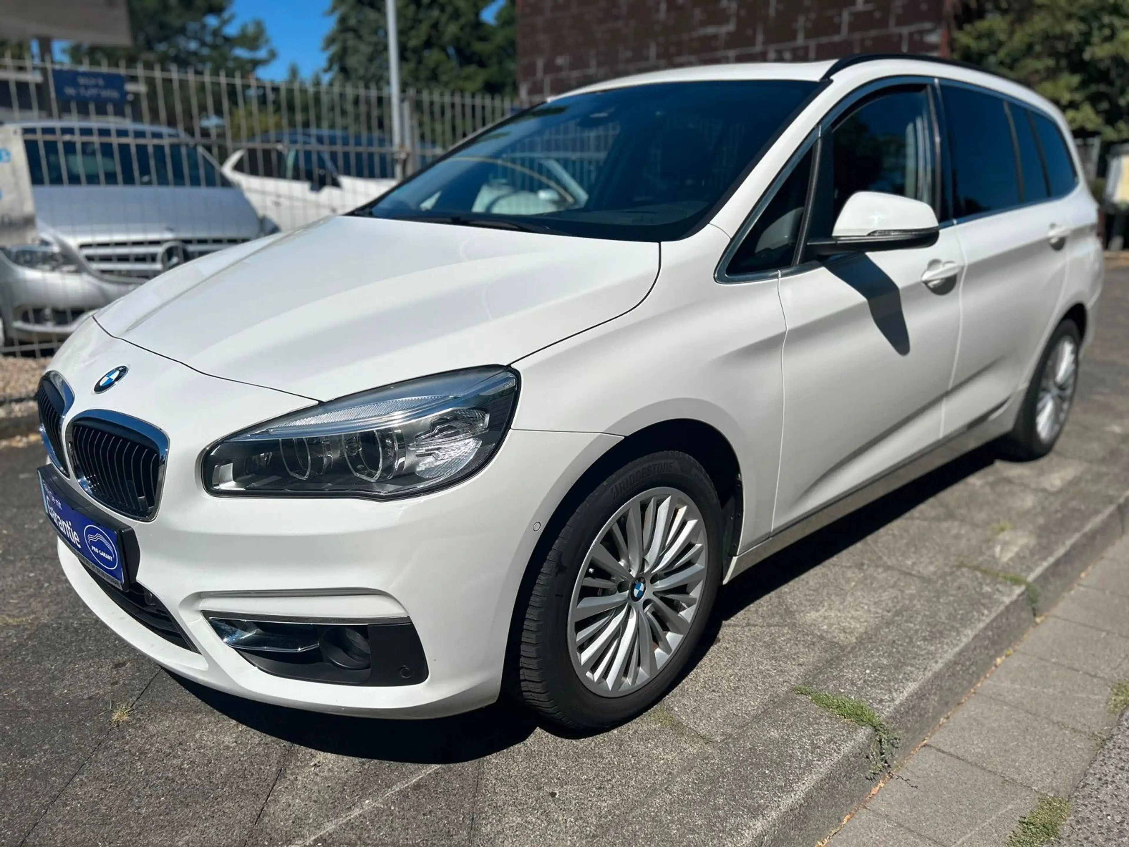 BMW 220 2 Gran Tourer 220 d xDrive Luxury Line — photo 4