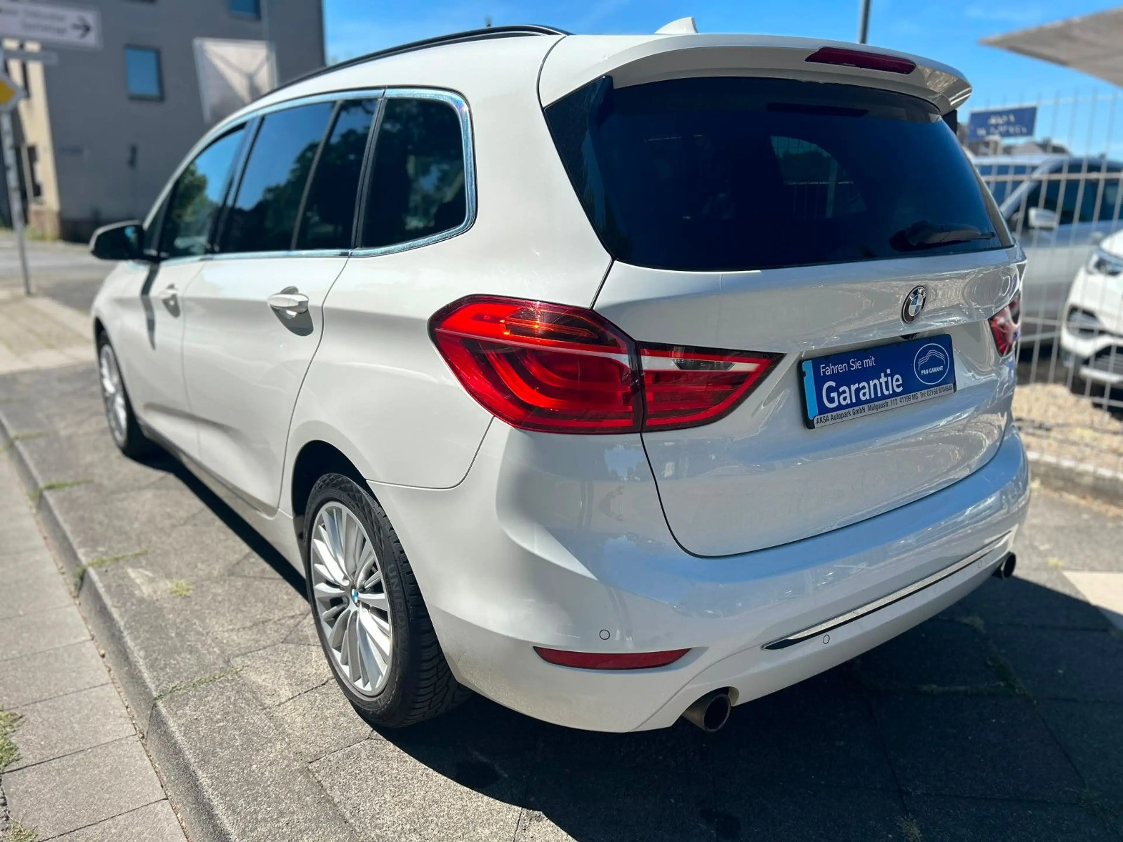 BMW 220 2 Gran Tourer 220 d xDrive Luxury Line — photo 3
