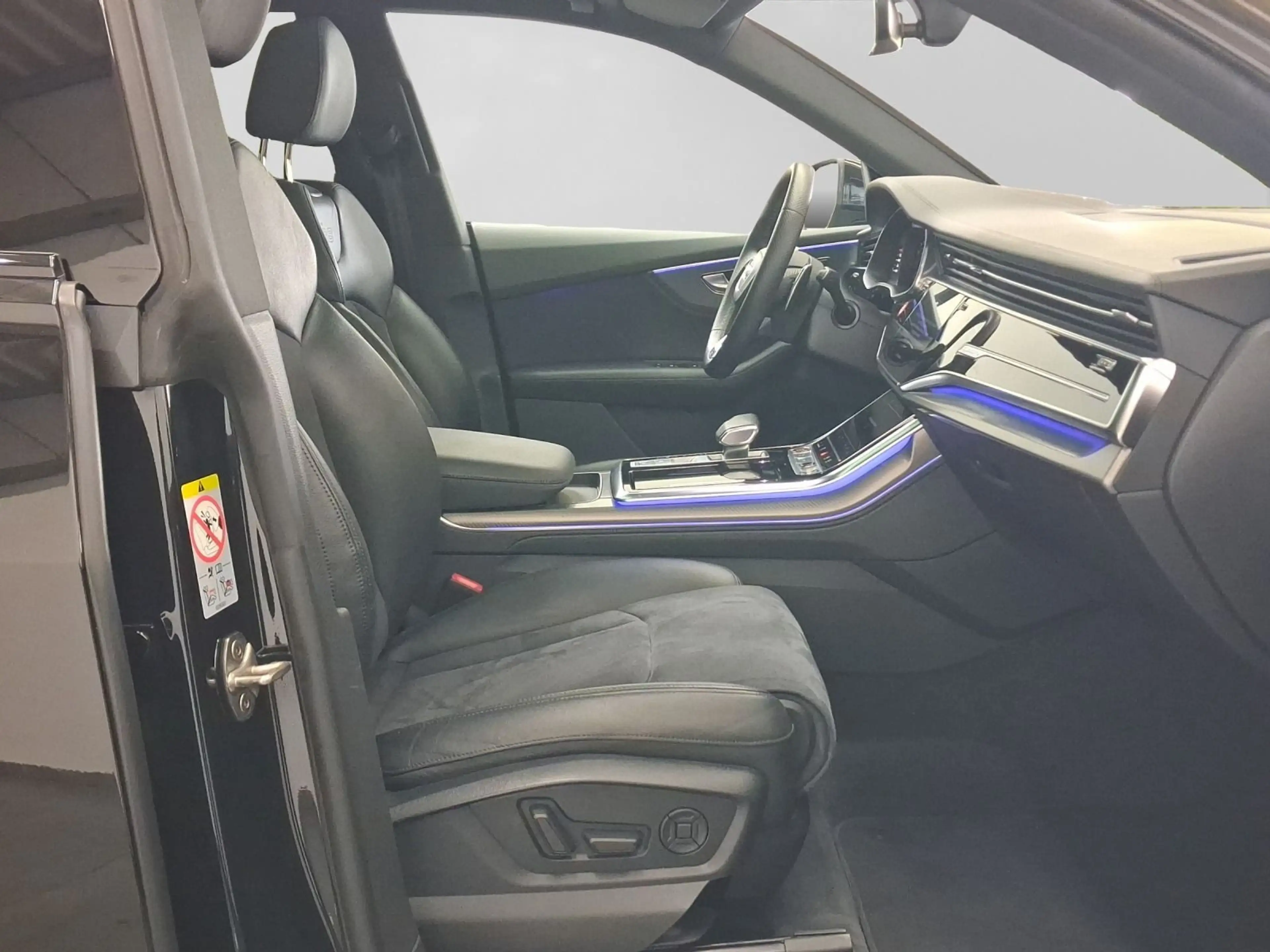 Audi RS Q8 RSQ8 TFSI Q PANO LM23 RS-AGA — photo 4