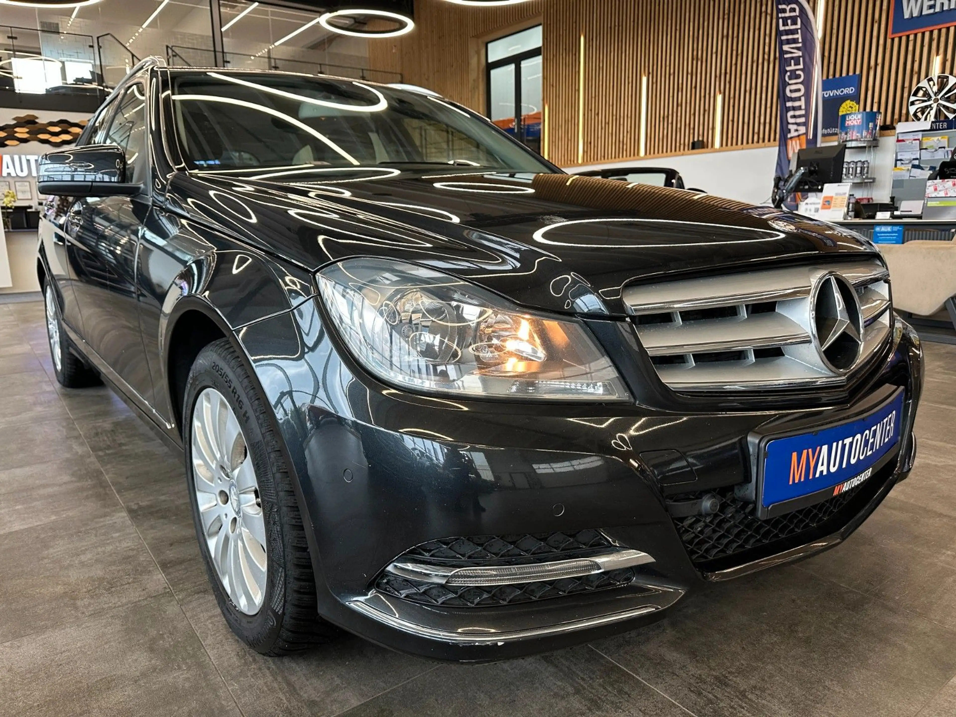 Mercedes-Benz C 250 T AVANTGARDE *TÜV NEU*Navi*PDC* — photo 3