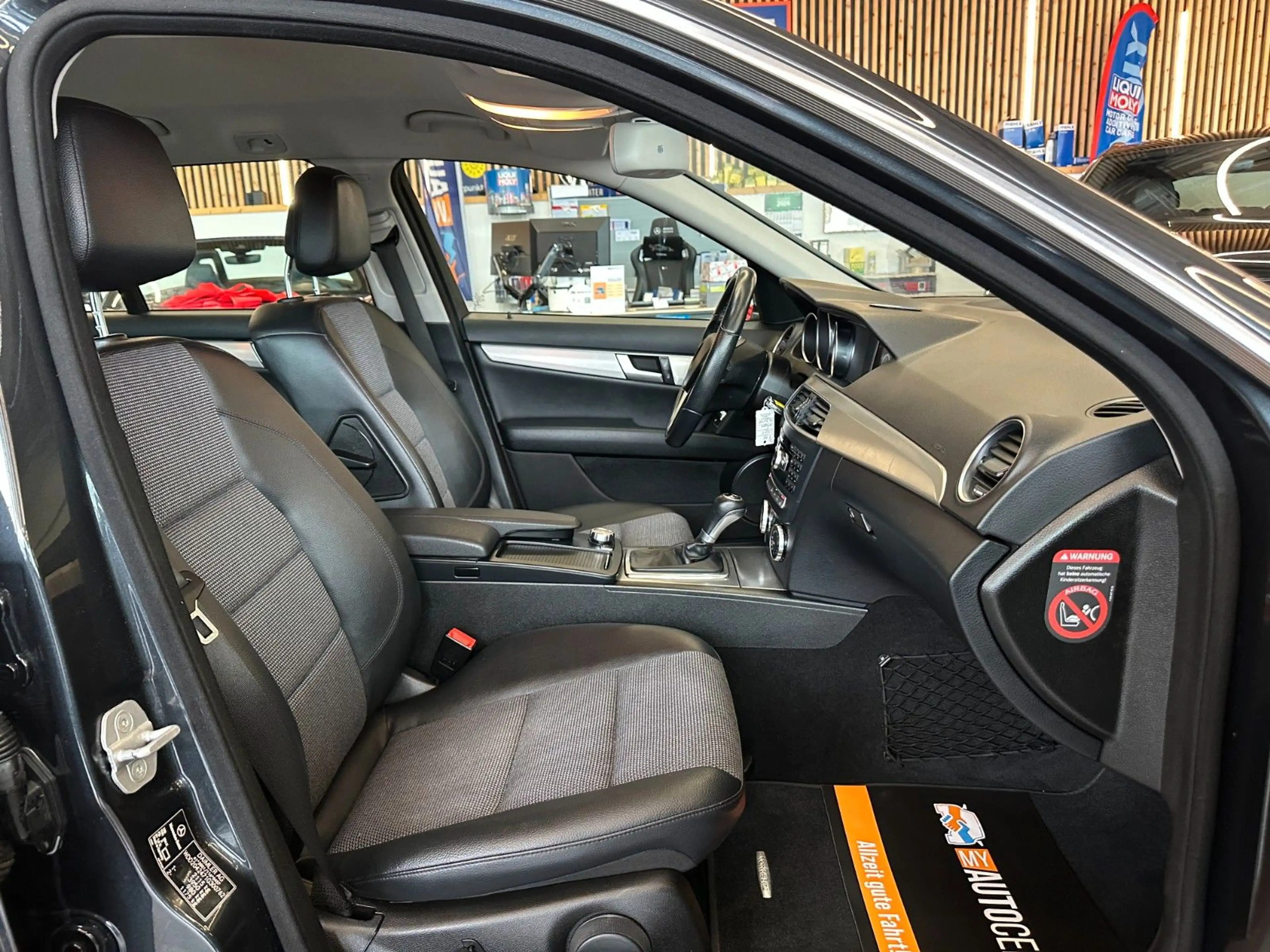 Mercedes-Benz C 250 T AVANTGARDE *TÜV NEU*Navi*PDC* — photo 10