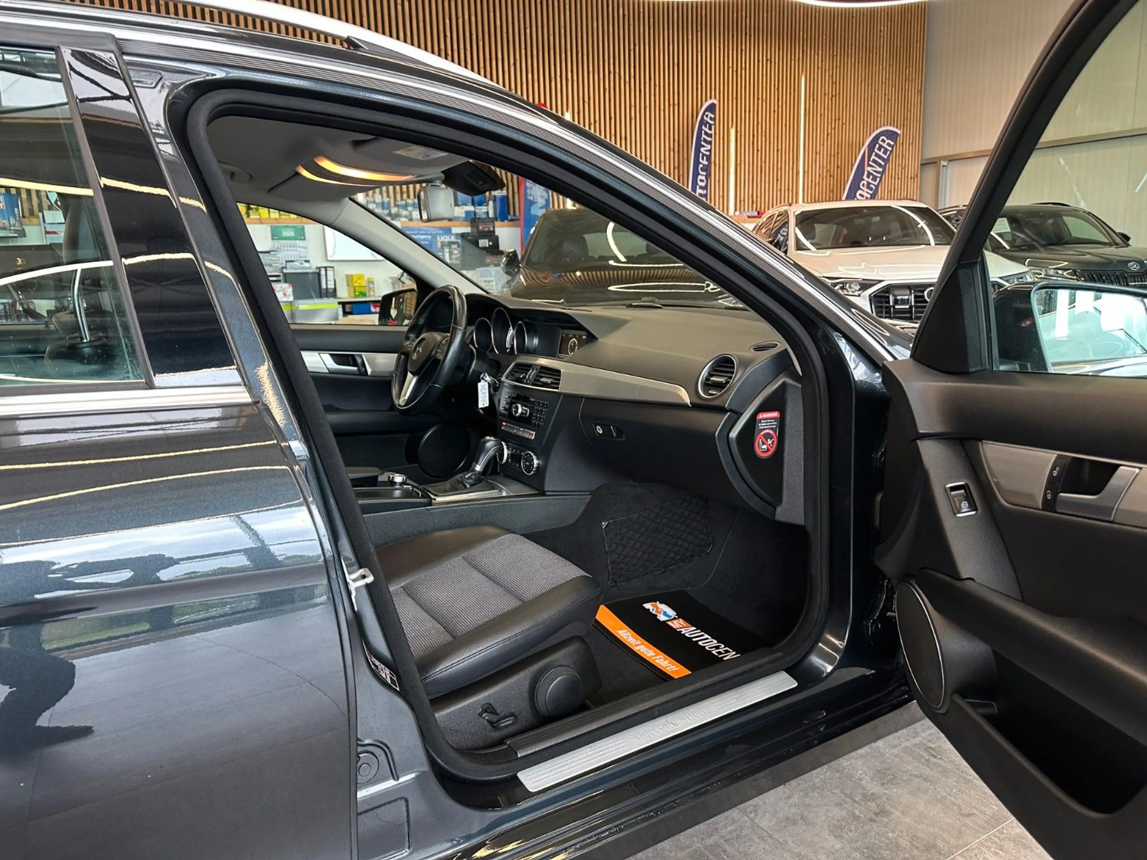 Mercedes-Benz C 250 T AVANTGARDE *TÜV NEU*Navi*PDC* — photo 9