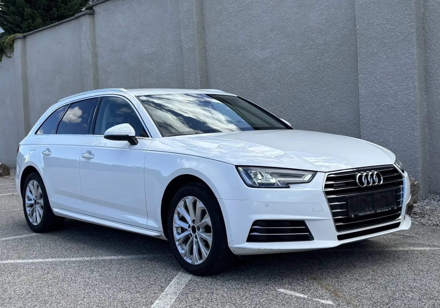 Audi A4 2,0 TDI Quattro|Automatik|Navi|LED-Xenon|R.Kamera| Weiß - 1