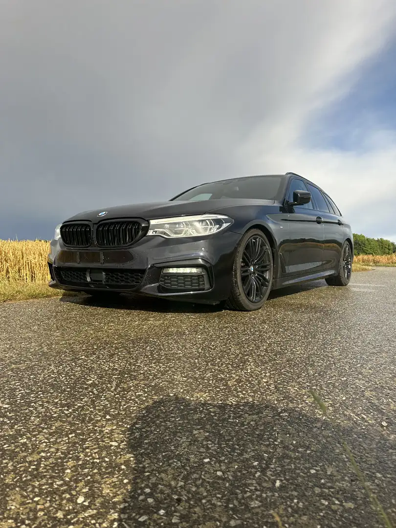 BMW 540 540d xDrive Touring Aut. Sport Line M Sportpaket Schwarz - 2