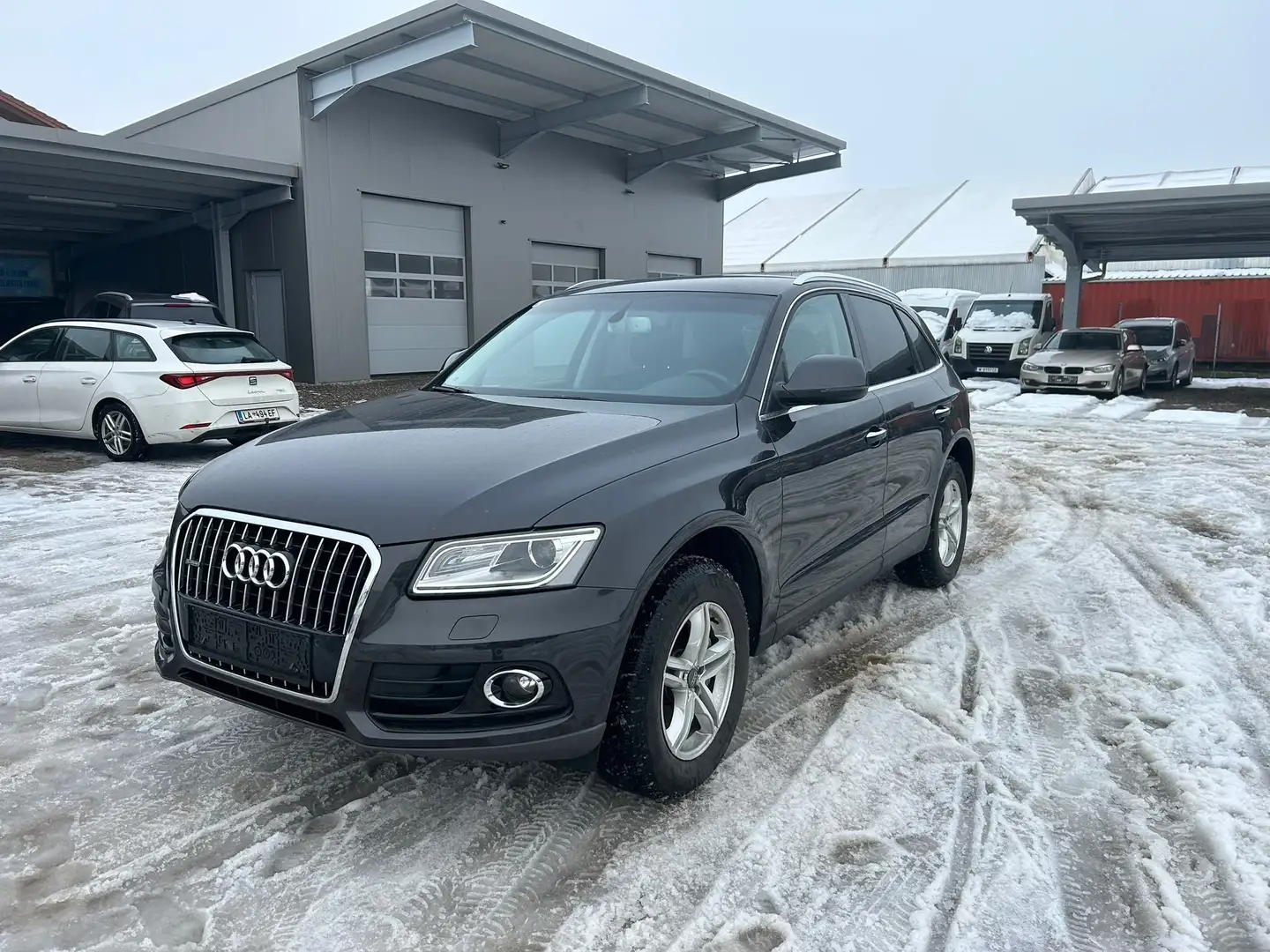 Audi Q5 2.0 TDI 110 kW quattro Grau - 1