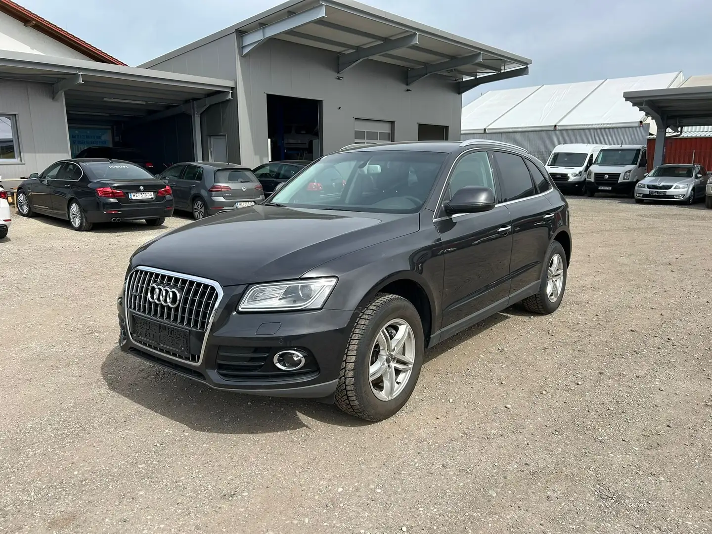 Audi Q5 2.0 TDI 110 kW quattro Grau - 1