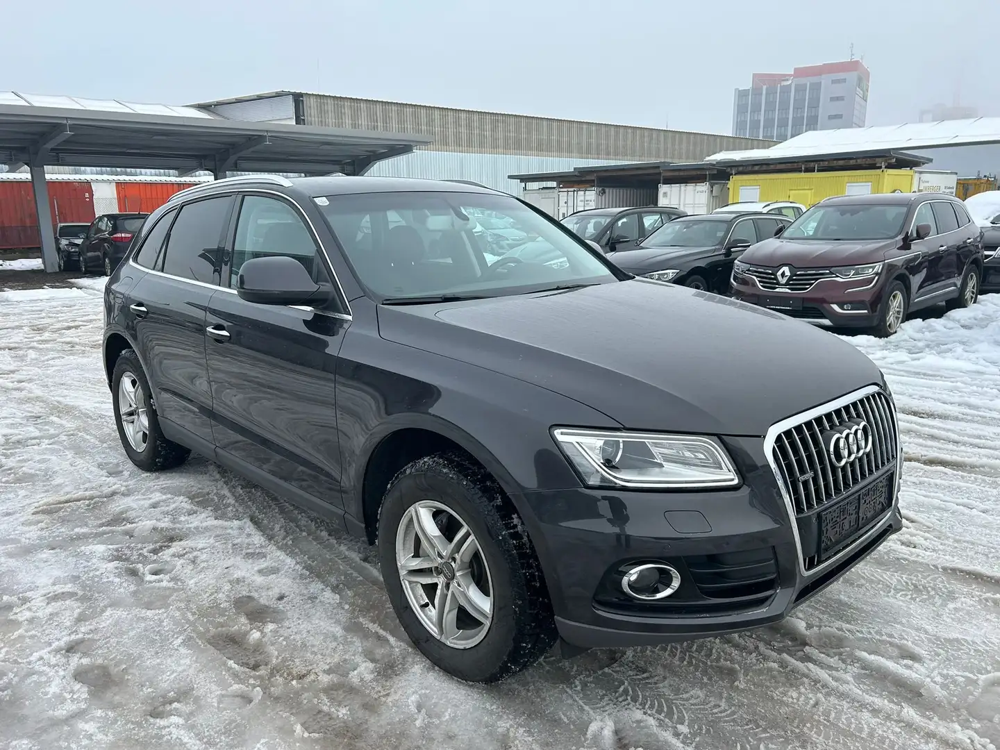 Audi Q5 2.0 TDI 110 kW quattro Grau - 2