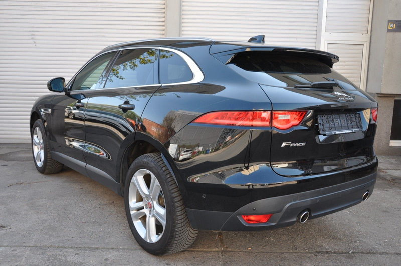 Jaguar F-Pace Portfolio AWD Leder Panorama LED — photo 2