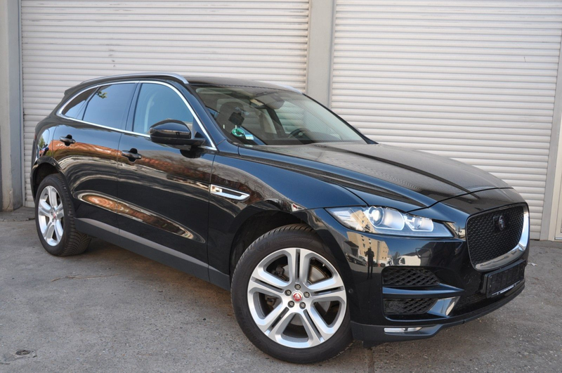 Jaguar F-Pace Portfolio AWD Leder Panorama LED — photo 3