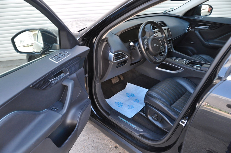 Jaguar F-Pace Portfolio AWD Leder Panorama LED — photo 6