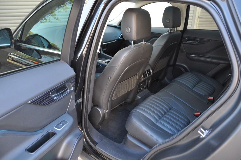 Jaguar F-Pace Portfolio AWD Leder Panorama LED — photo 8