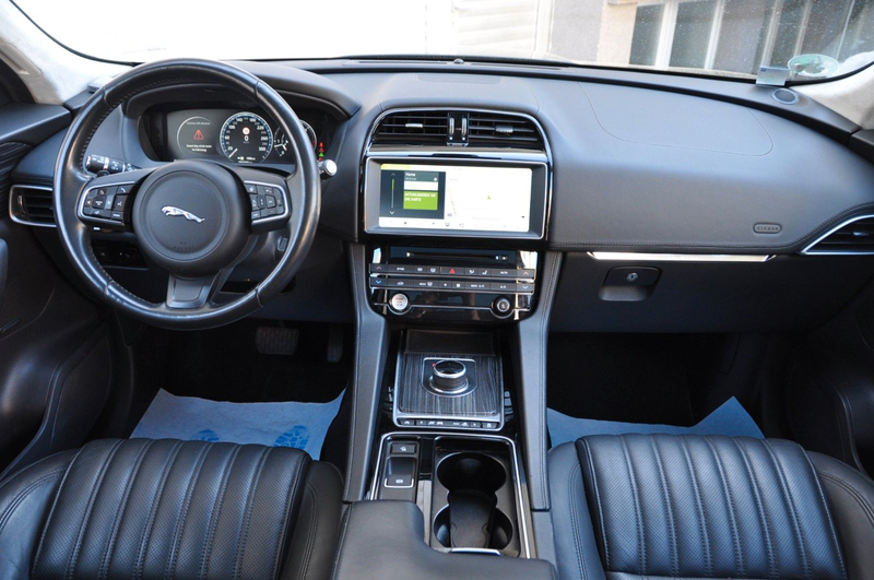Jaguar F-Pace Portfolio AWD Leder Panorama LED — photo 13