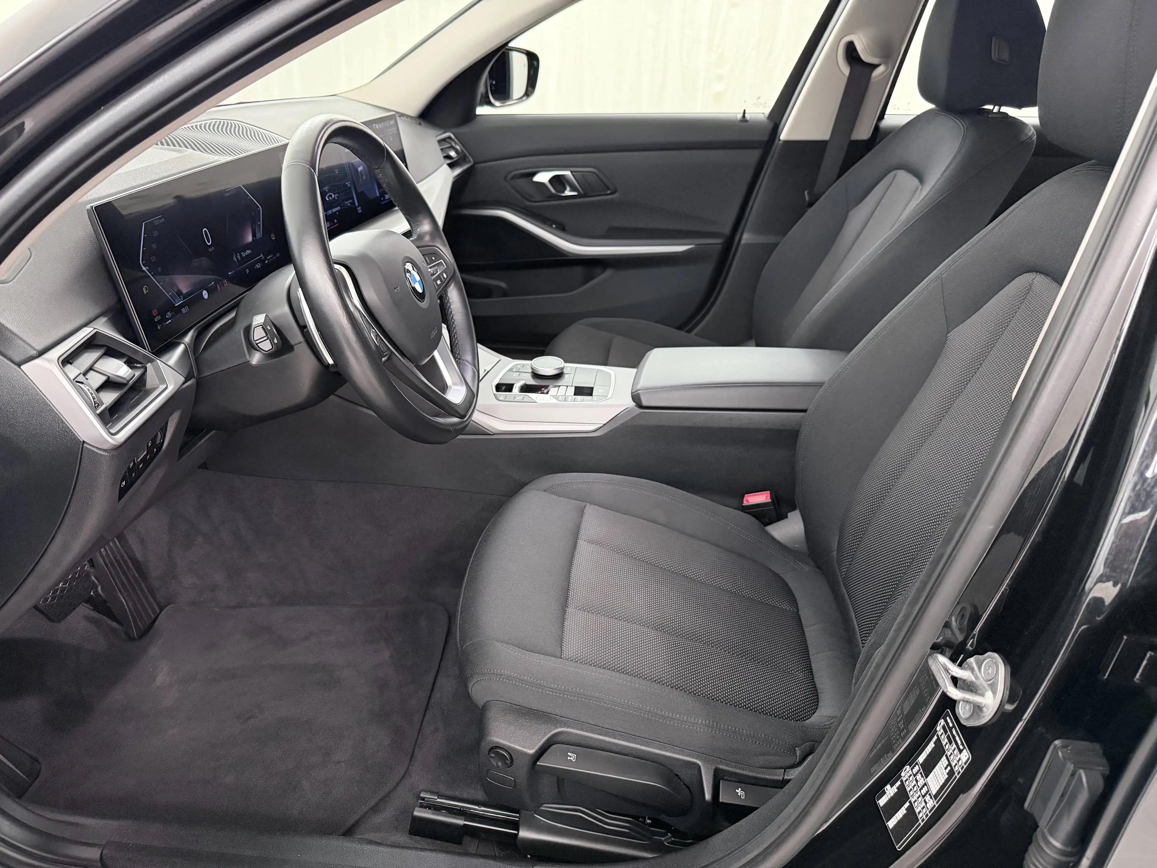 BMW 318 318 d 48V Touring Aut. — photo 9