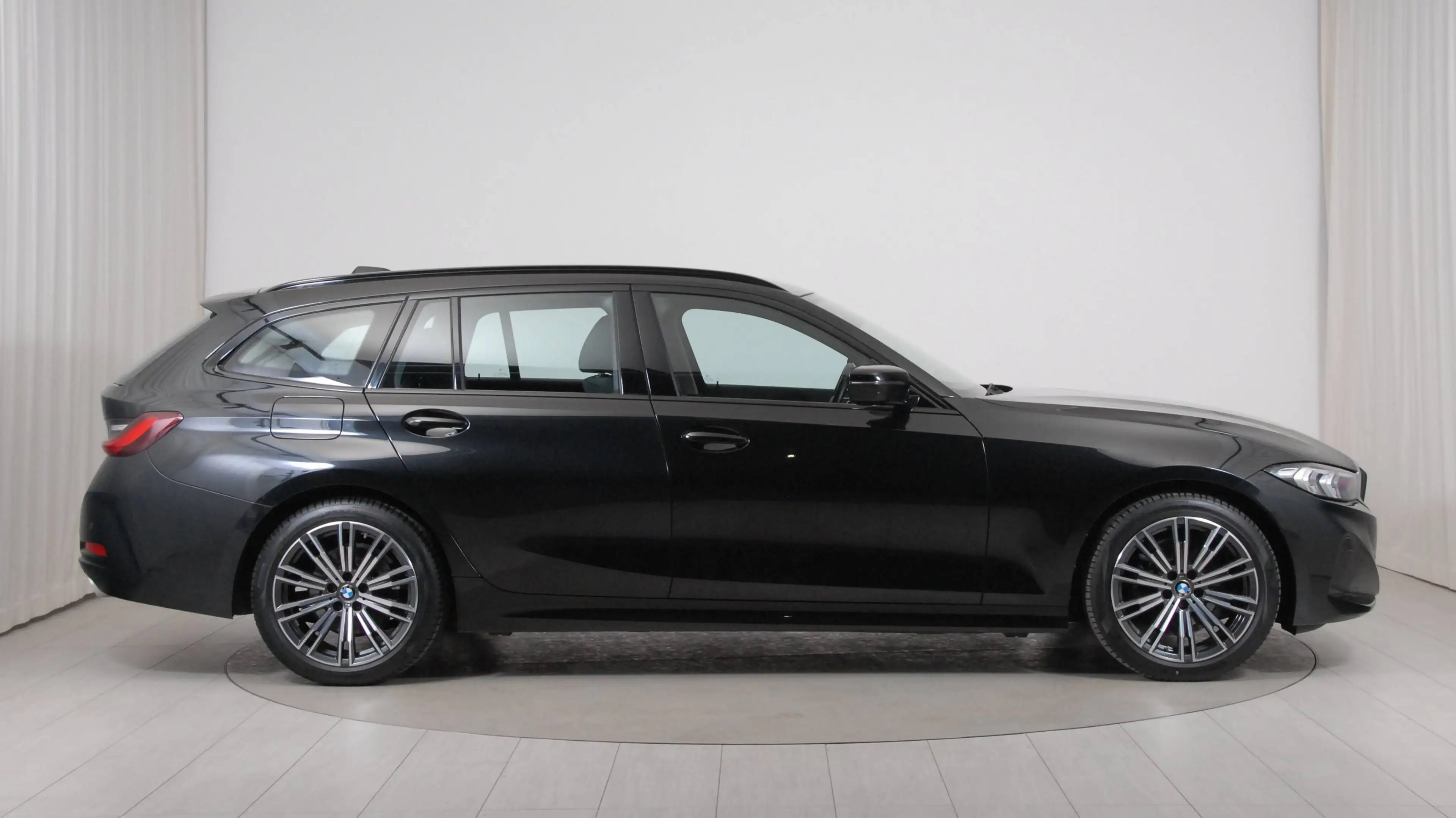 BMW 318 318 d 48V Touring Aut. — photo 6