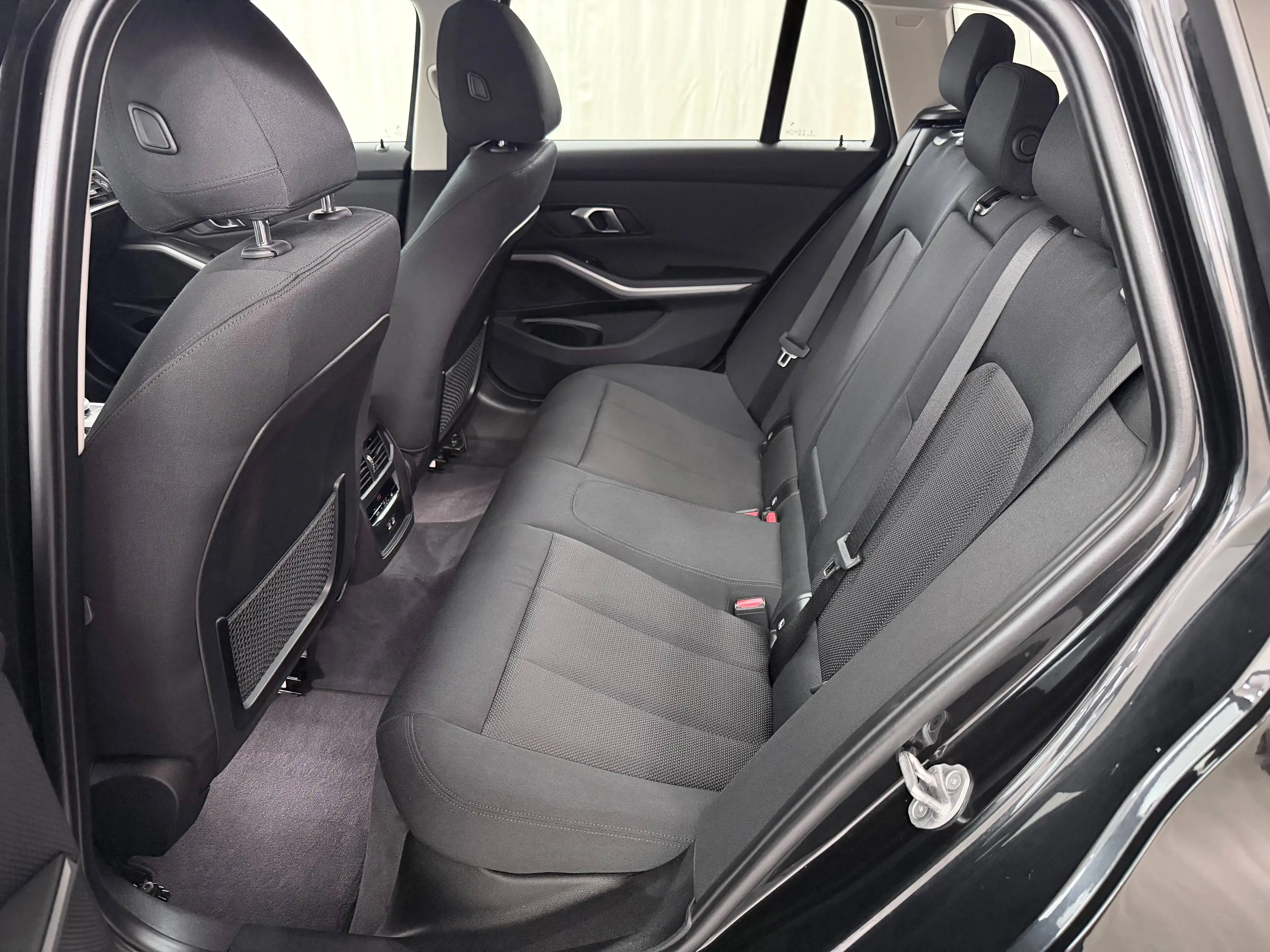 BMW 318 318 d 48V Touring Aut. — photo 10
