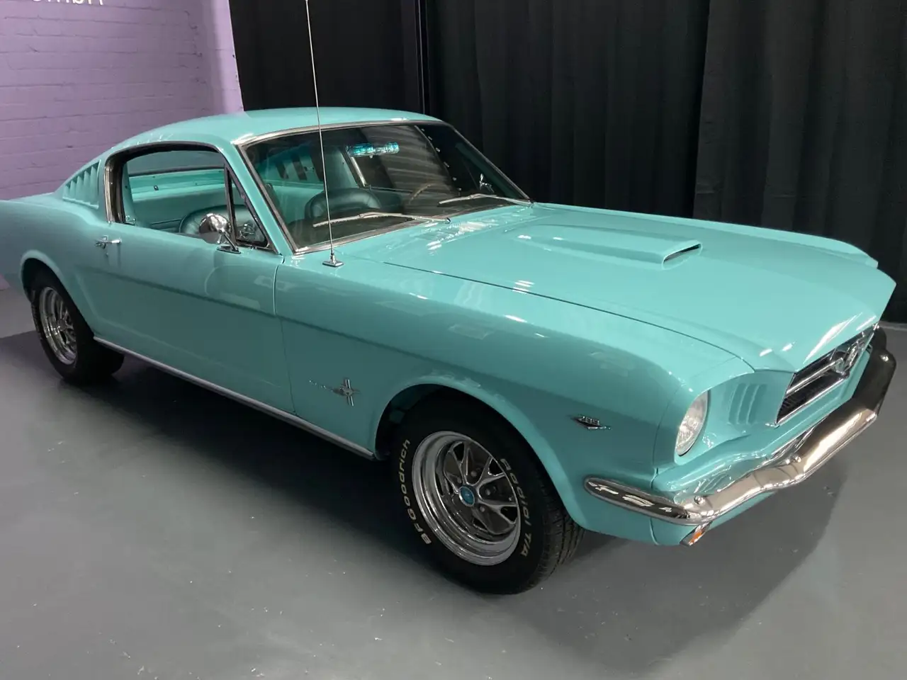 Ford Mustang 2 Door Fastback Automatik, foto 9