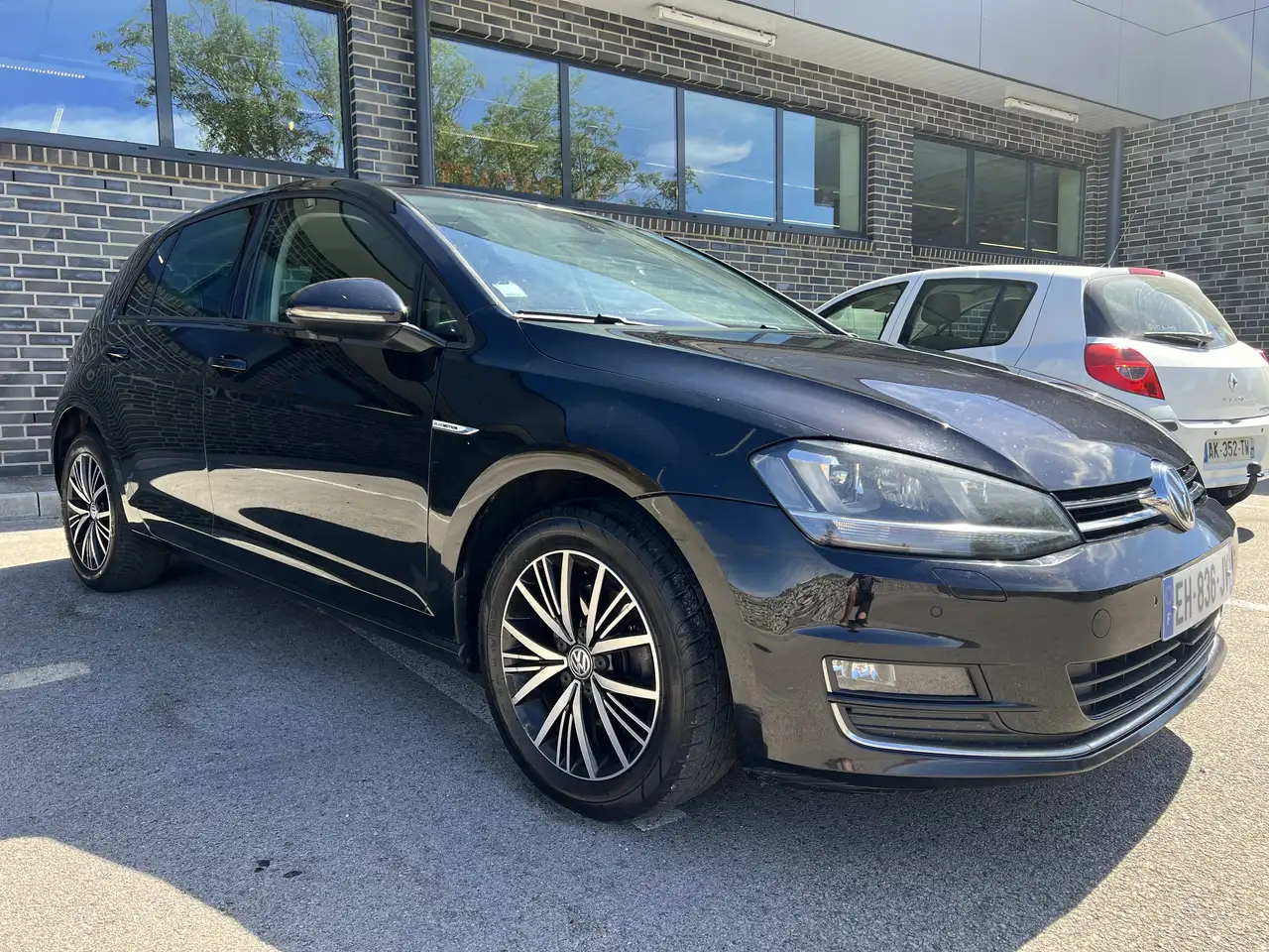 Volkswagen Golf Standard Model — photo 3