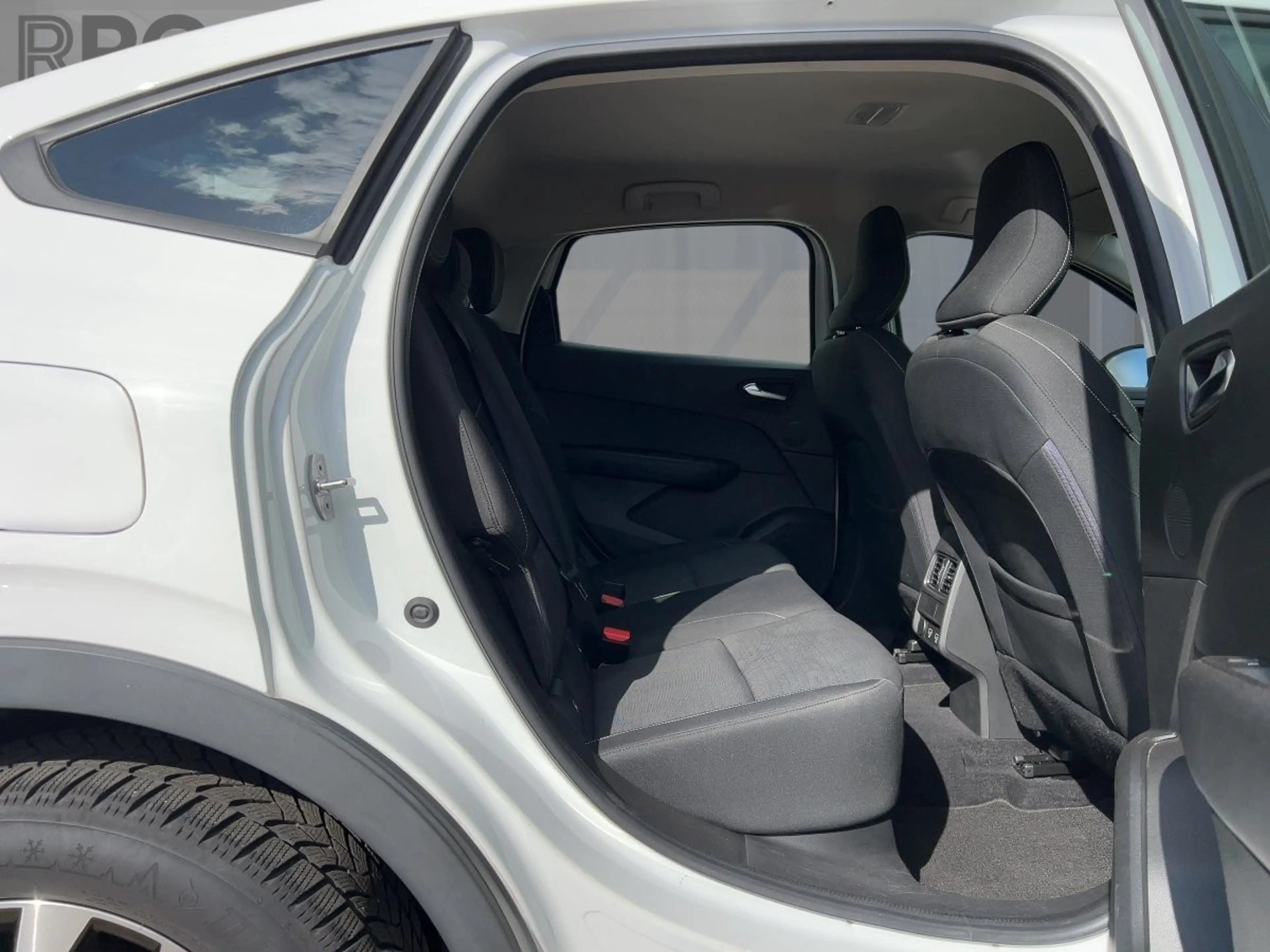 Renault Arkana EQUILIBRE TCe 140 EDC RÜCKFAHRKAMERA — photo 9