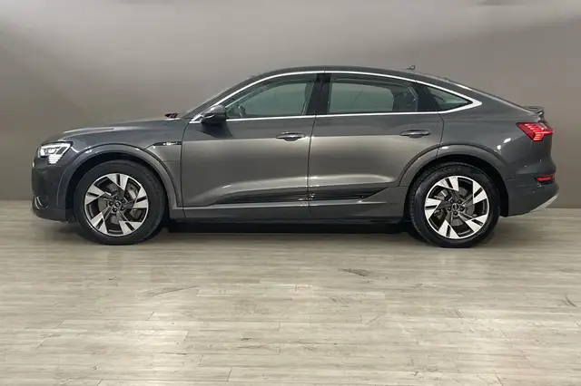 Audi E-Tron view 3