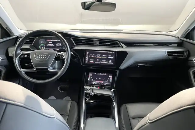 Audi E-Tron view 13
