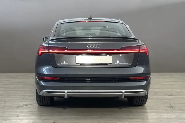 Audi E-Tron view 5