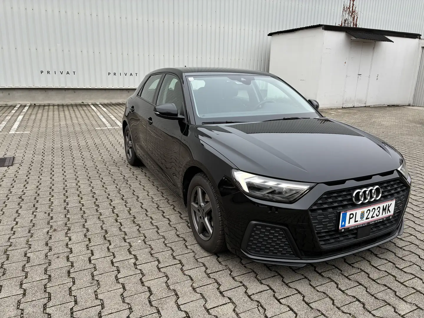 Audi A1 Sportpack 30 TFSI Schwarz - 2