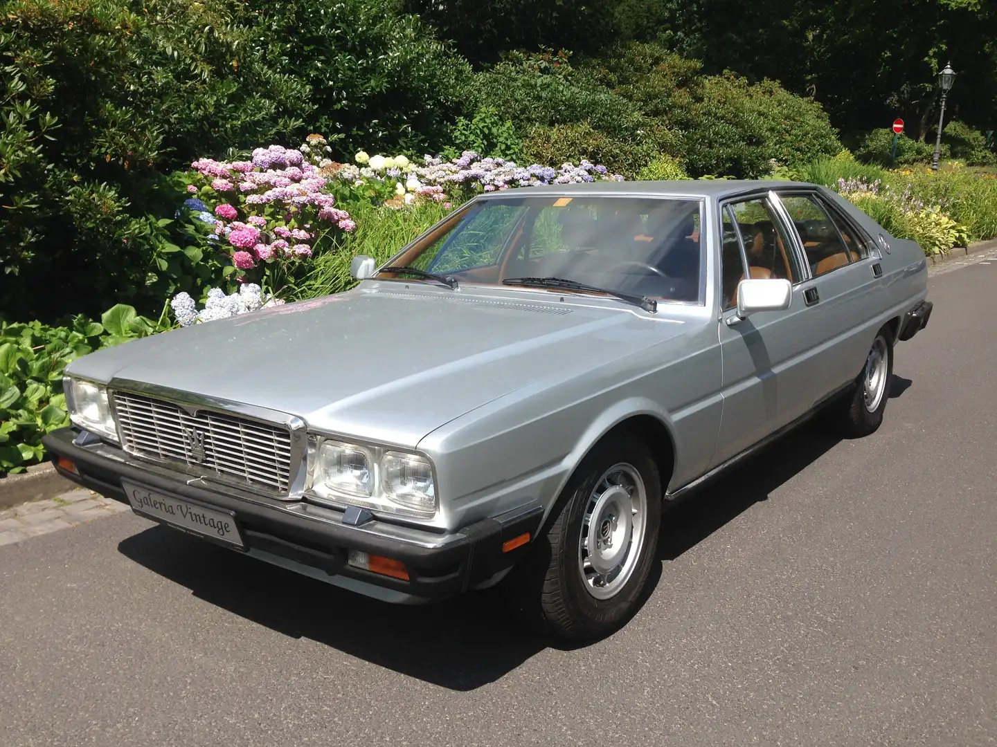 Maserati Quattroporte Quattroporte III 4.9 V8 italien Rolls Royce autom. Stříbrná - 2