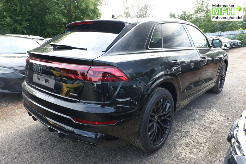 Audi Q8 S line 2xS AssistenzP+ 22Z Laser Pano B&O AHK 2... — photo 2