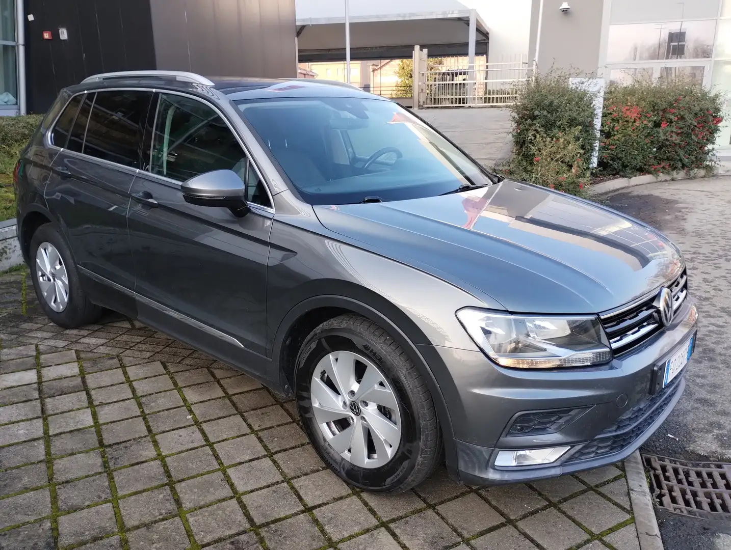 Volkswagen Tiguan Tiguan II 2016 1.6 tdi Style 115cv Grigio - 1