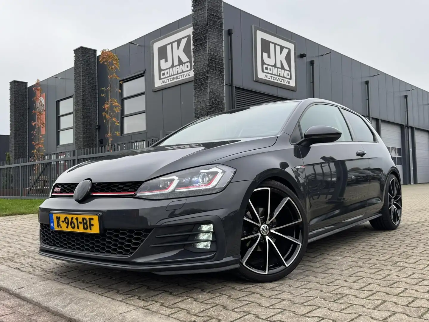 Volkswagen Golf GTI 1.0 TSI Uitvoering | CarPlay | Camera | Dig. telle Grijs - 2