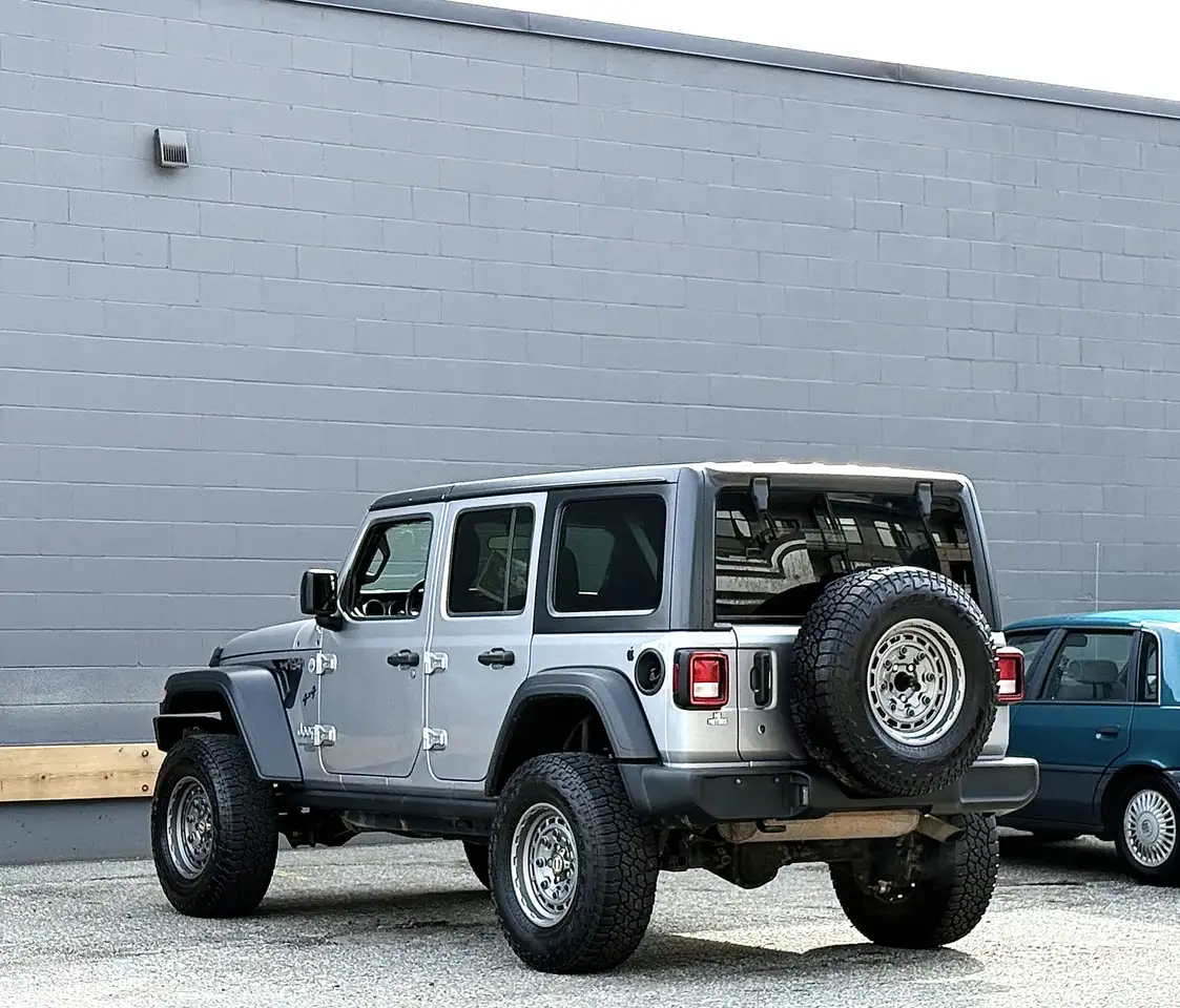 Jeep Wrangler снимка Jeep Wrangler