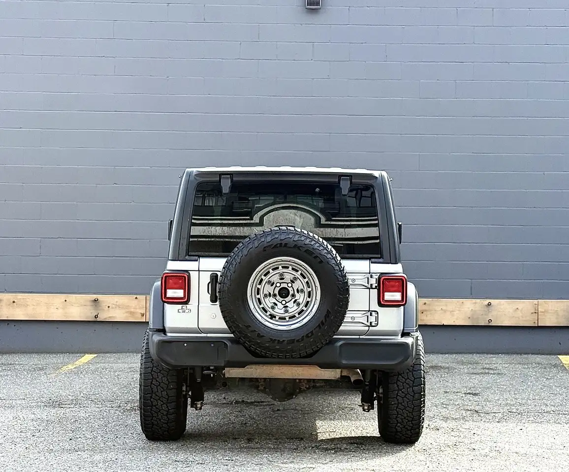 Jeep Wrangler снимка Jeep Wrangler