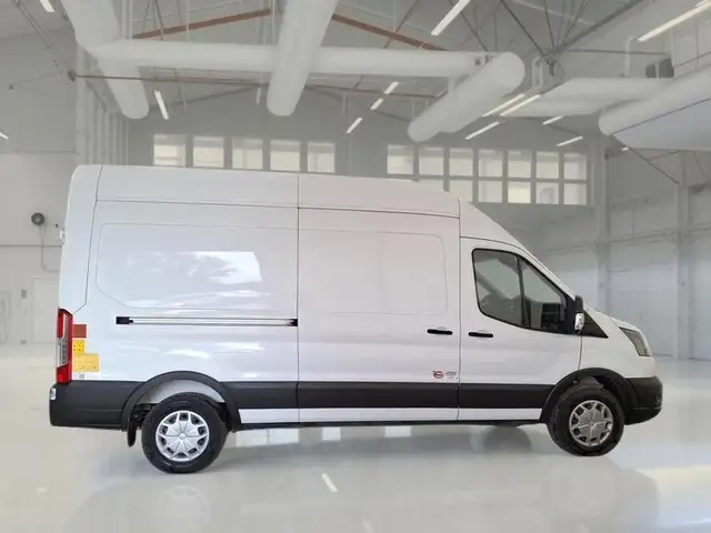 Ford Transit view 3