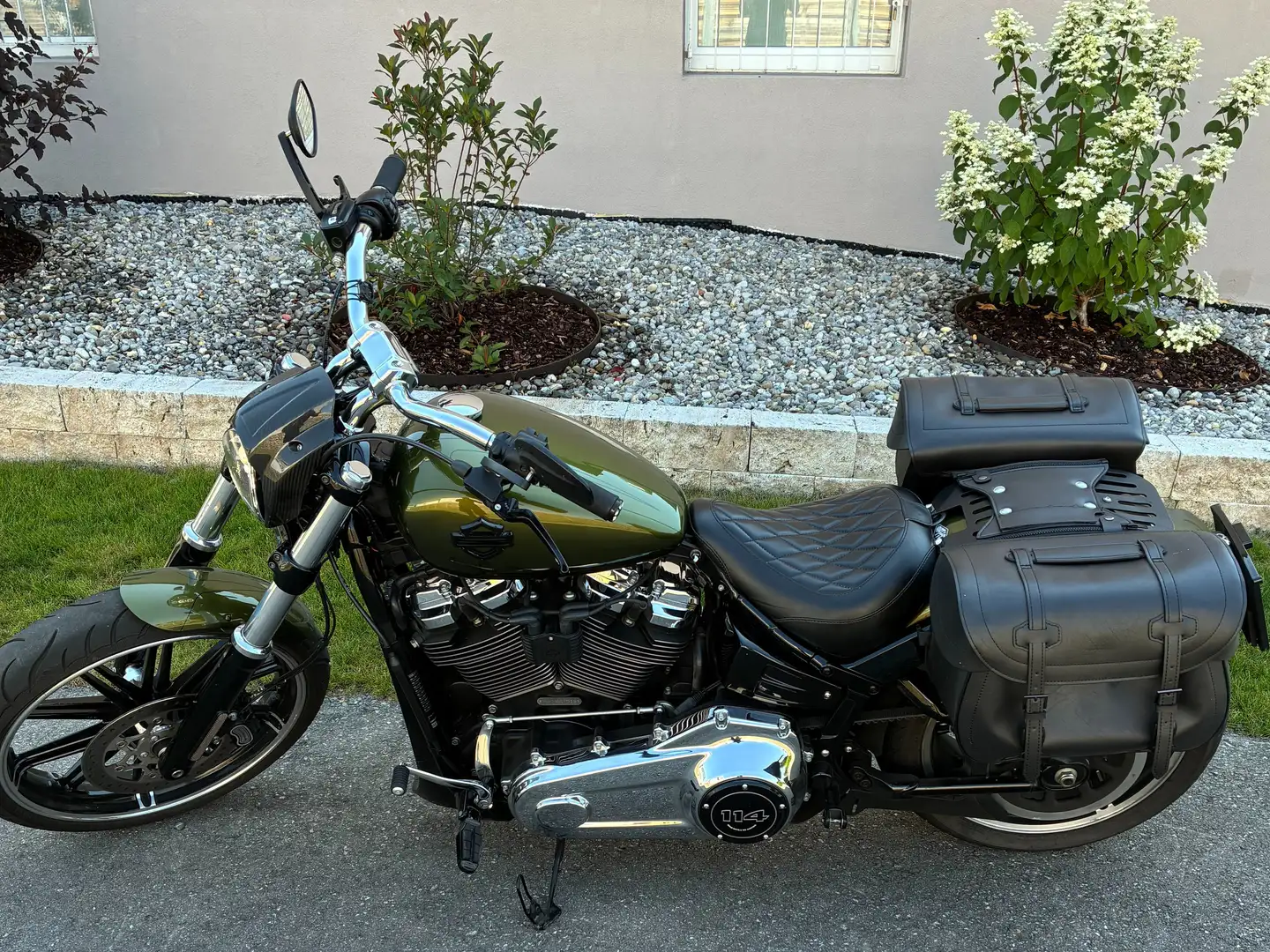 Harley-Davidson Softail Breakout FXBR 114 Verde - 1