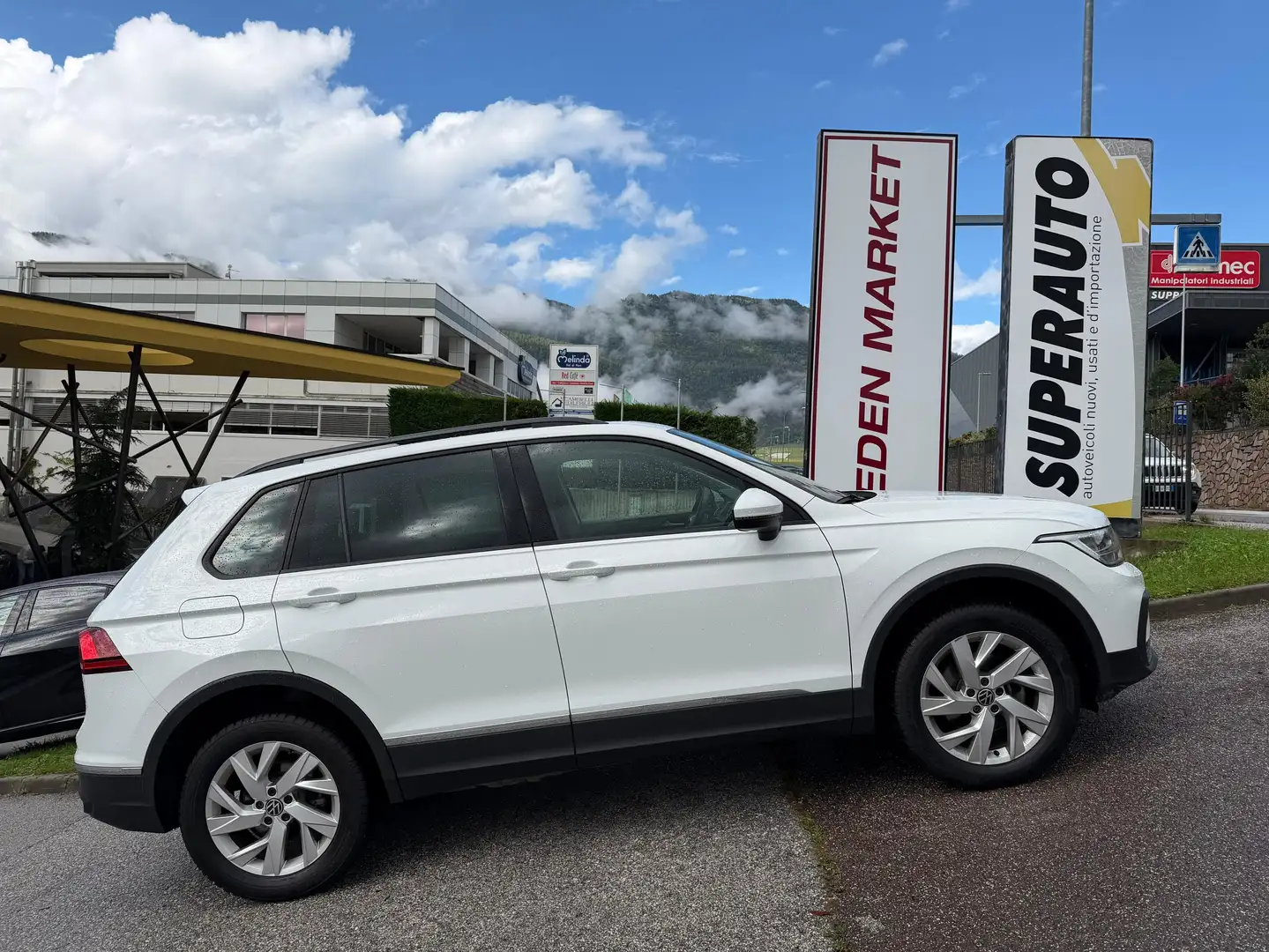 Volkswagen Tiguan Tiguan II 2021 2.0 tdi Life 4motion 150cv dsg Weiß - 1