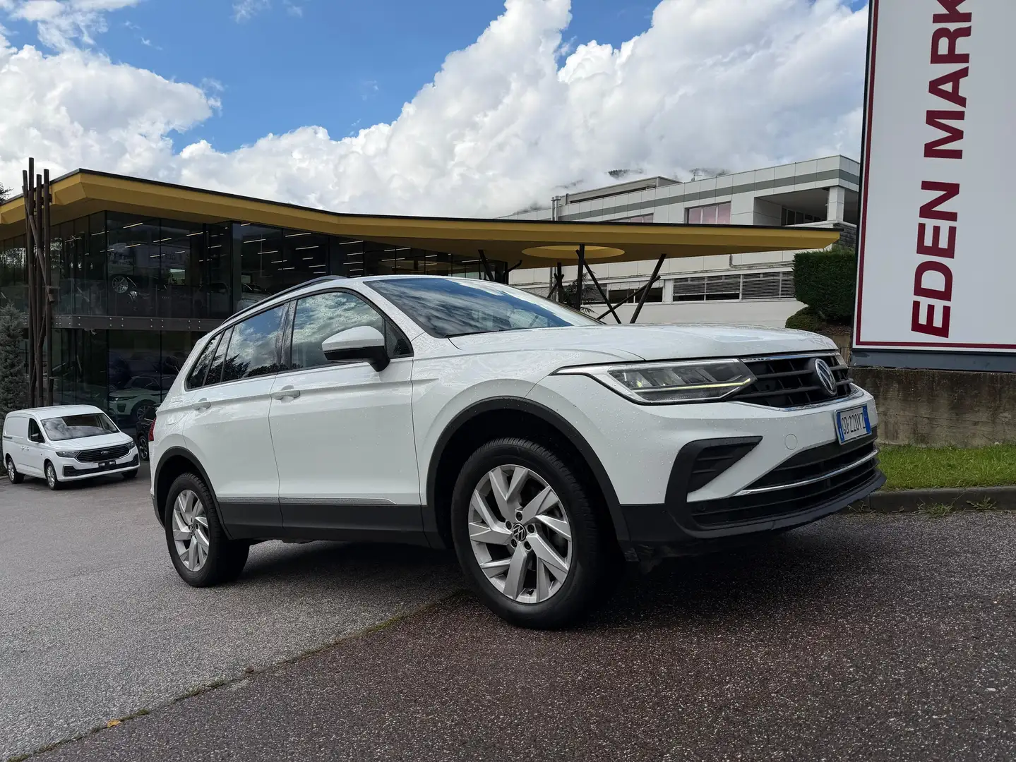 Volkswagen Tiguan Tiguan II 2021 2.0 tdi Life 4motion 150cv dsg Weiß - 2