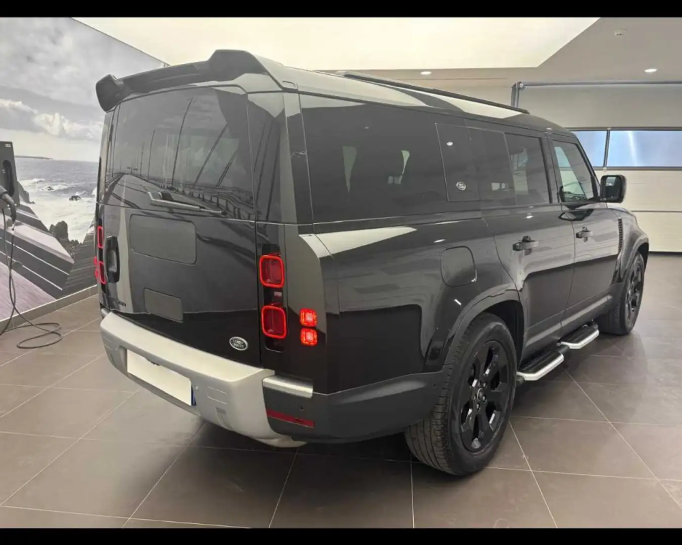 Land Rover Defender 130 SE 3.0D I6 250 CV AWD - 7 POSTI Nero - 2