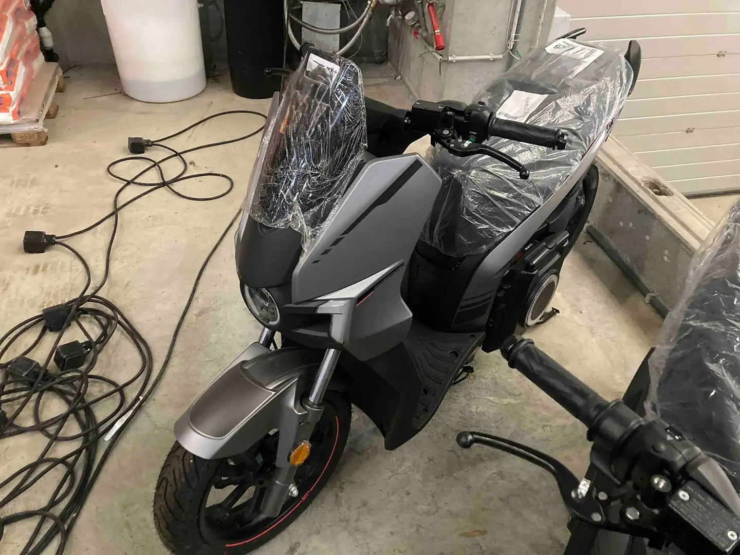 Silence S01 Plus 5.6 kWh Autonomie 133km - Push to Pass Gri - 1