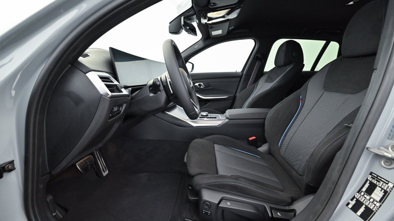 BMW 318 d Touring — photo 12