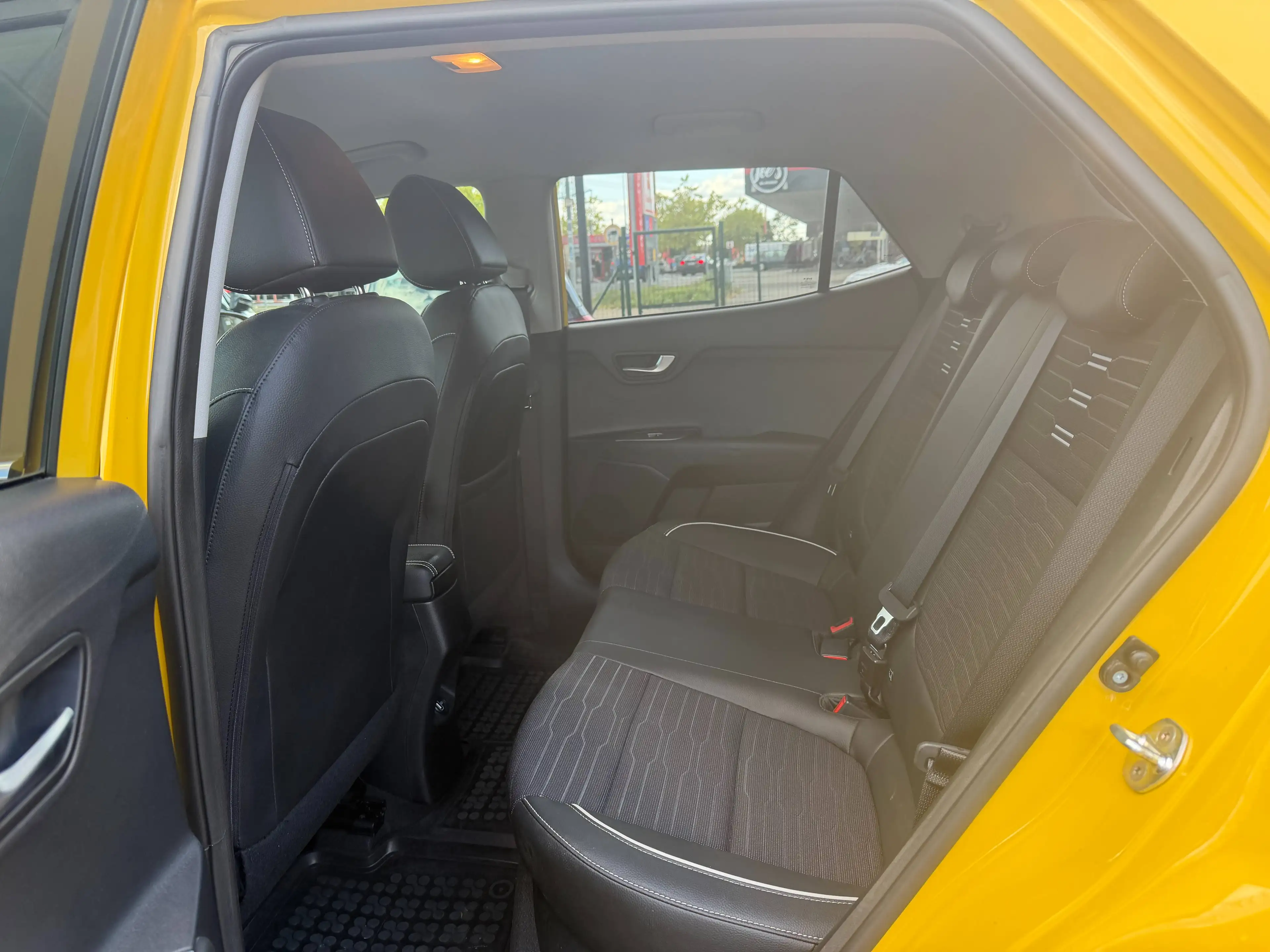 Kia Stonic GT-Line–Sportlicher/Mild Hybrid/Garantie/Neu Service — photo 26