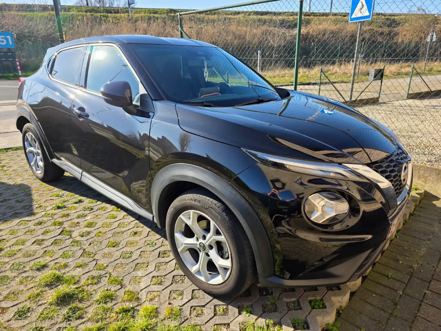 Nissan Juke 1.0 DIG-T Tekna - 1