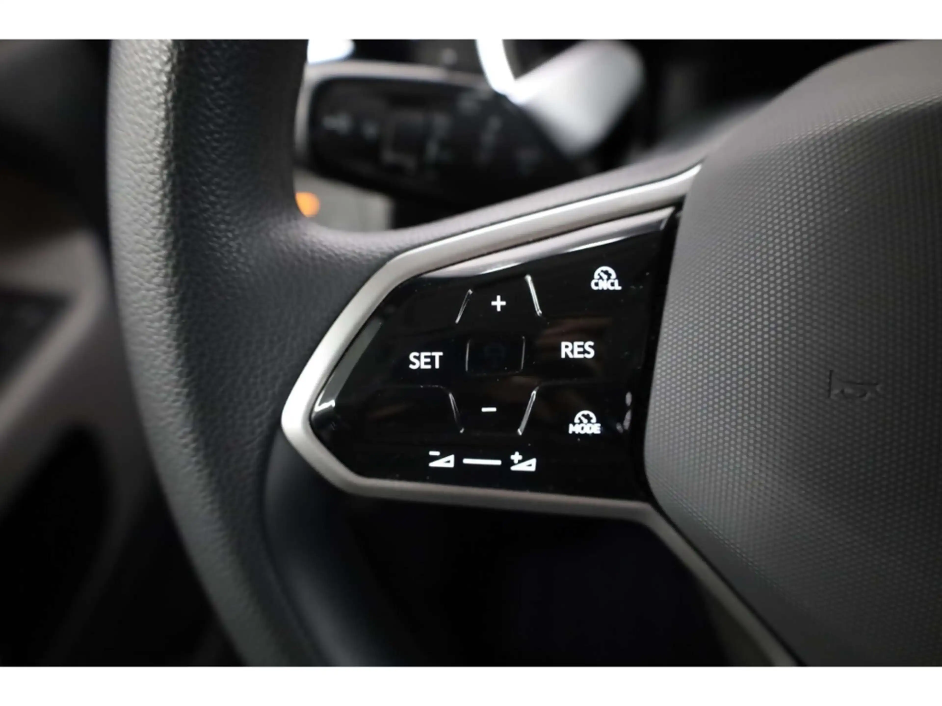 Volkswagen ID. Buzz Pro 77 kWh — photo 10