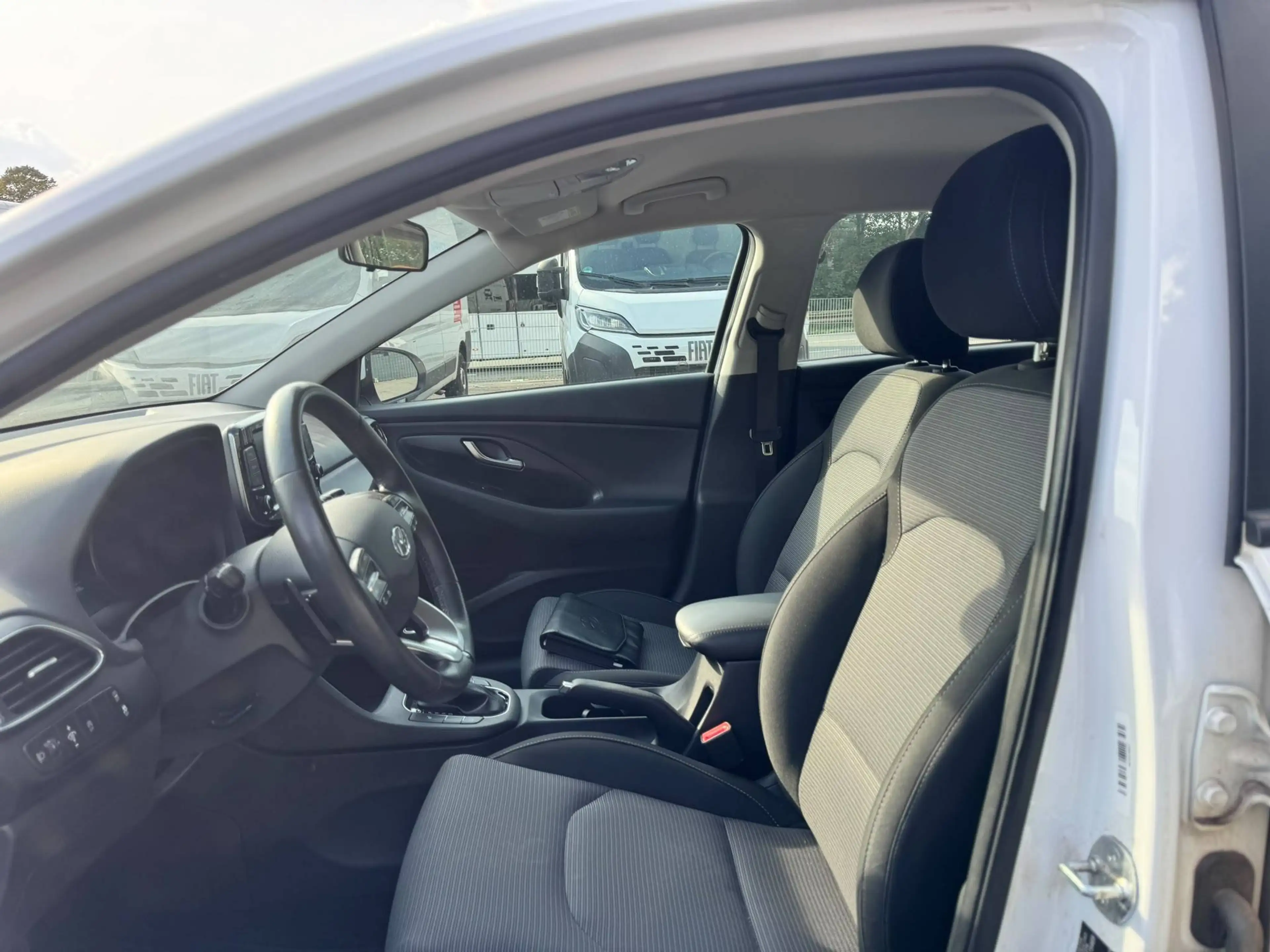 Hyundai i30 Select Mild-Hybrid — photo 8