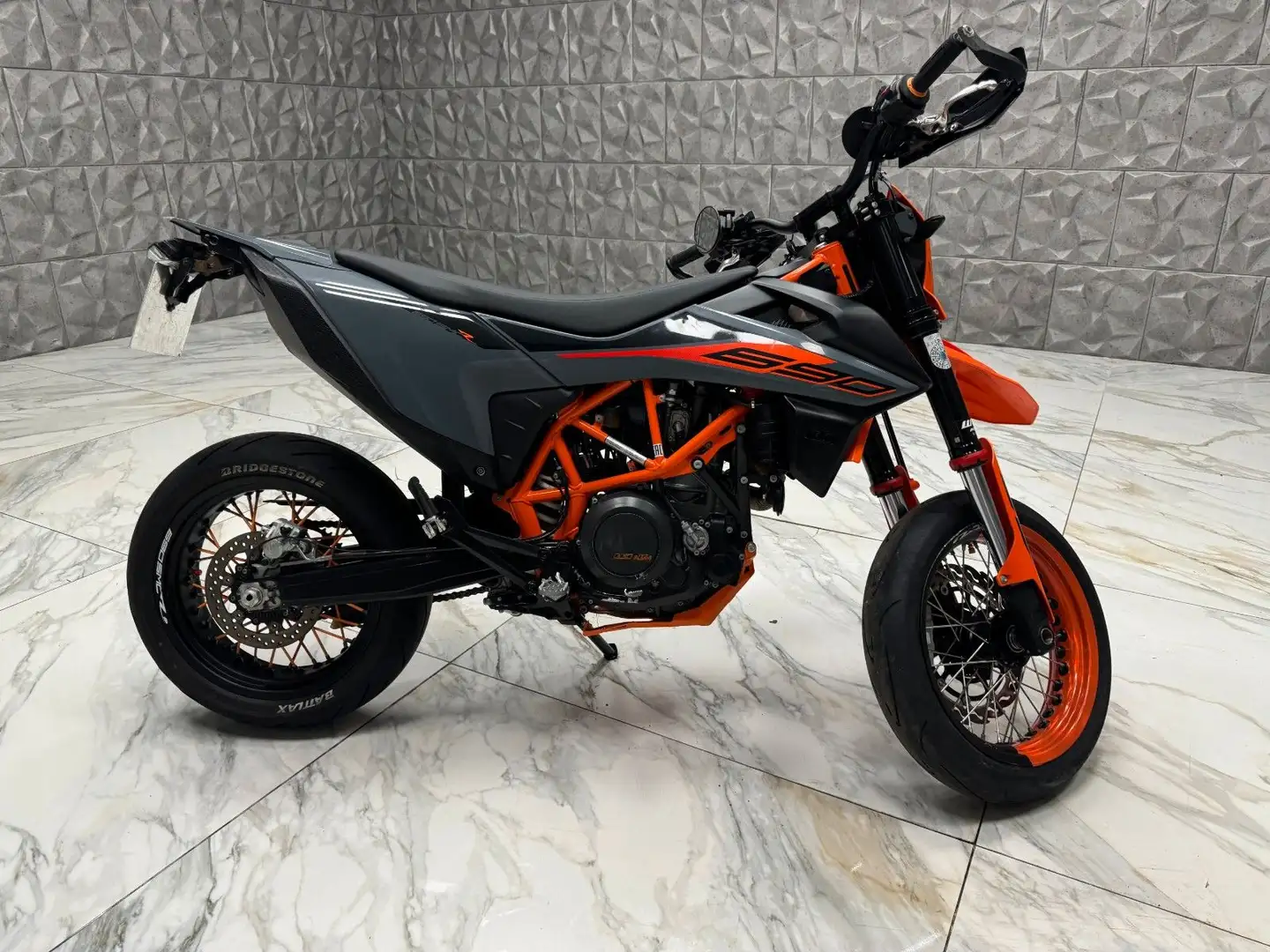 KTM 690 SMC R Сірий - 1