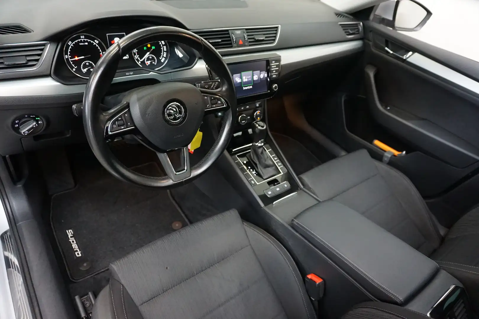Skoda Superb Combi 1.6 TDI Ambition Business AUTOMAAT! PANO XEN Grijs - 2