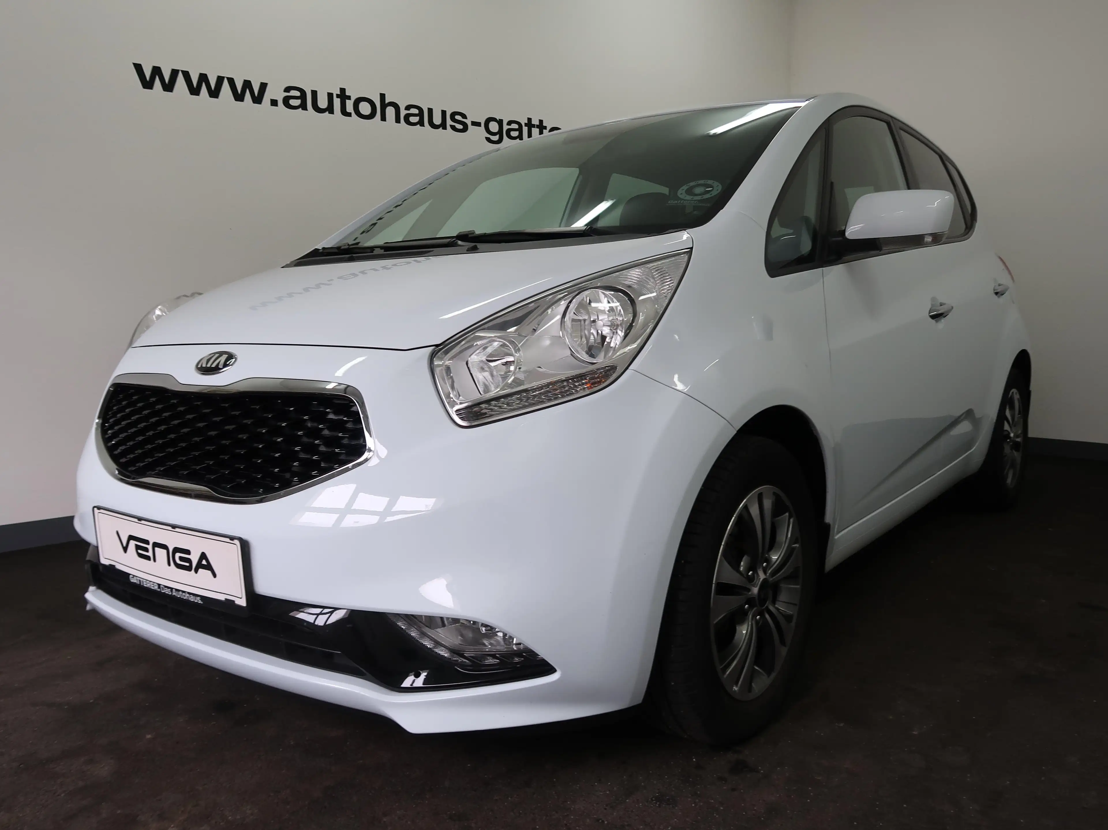 Kia Venga Gold 20Jahre Edition CRDi — photo 3