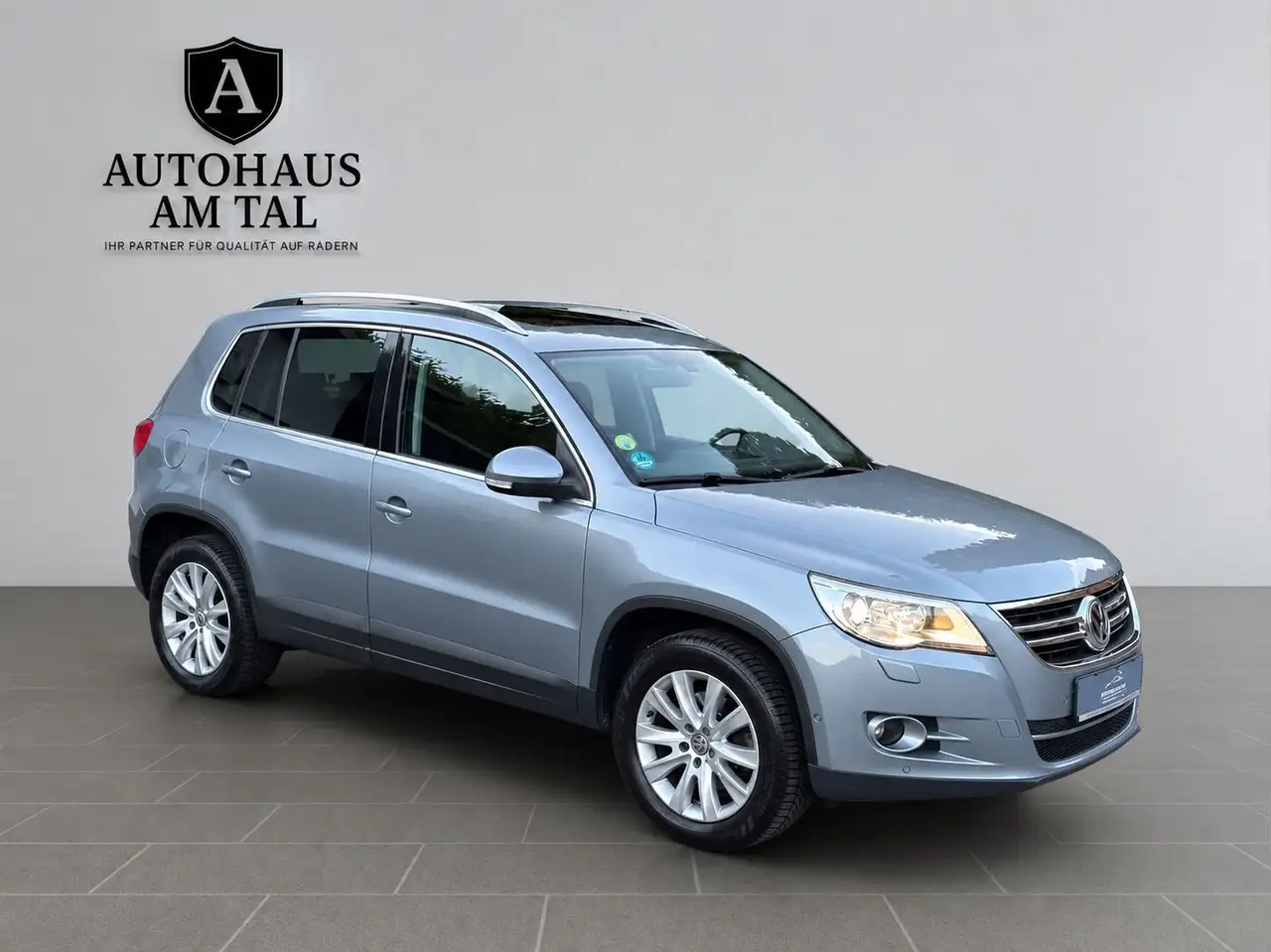 Volkswagen Tiguan 2.0 TDI 4Motion Sport & Style Pano~AHK — photo 1 of 22