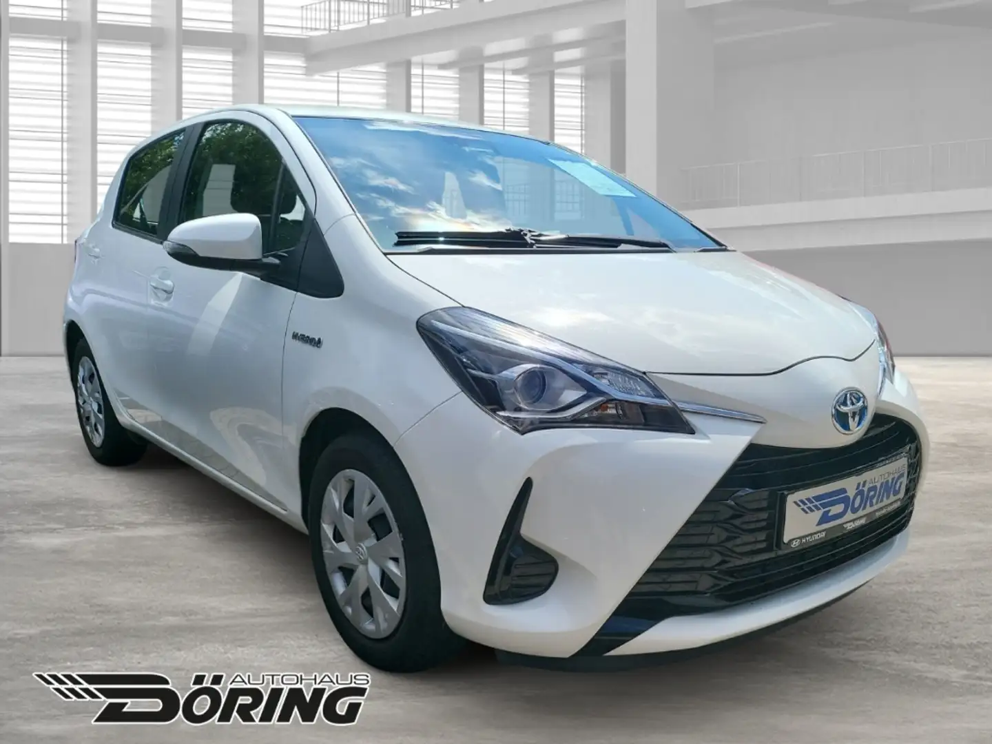 Toyota Yaris Hybrid 1.5 Business Edition 5t Dual-VVT-i Weiß - 2