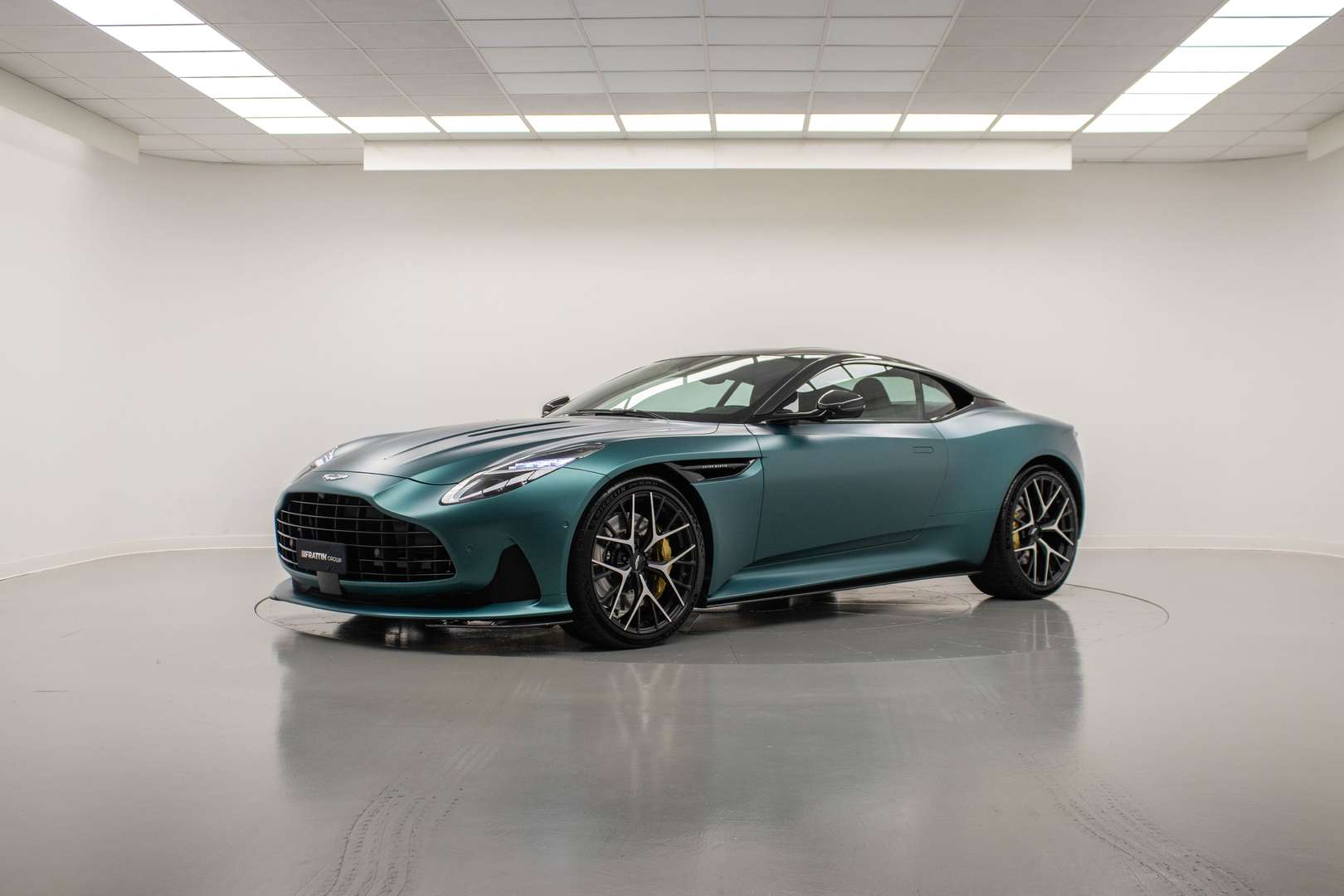 Aston Martin DB12 Coupé V8 - - Joinsteer - #1