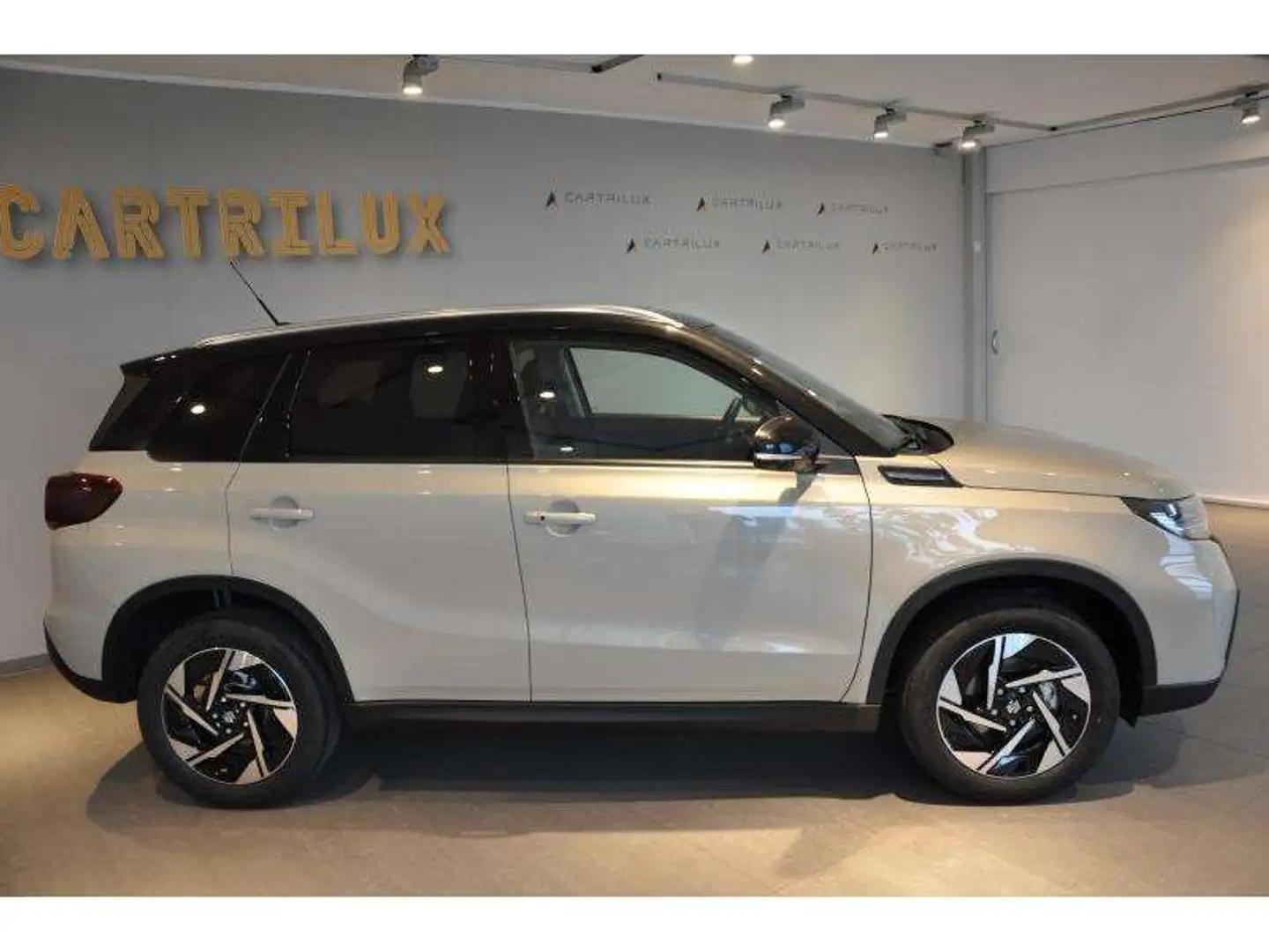 Suzuki Vitara GLX 1.5 AUTO6 4X4 Beige - 2